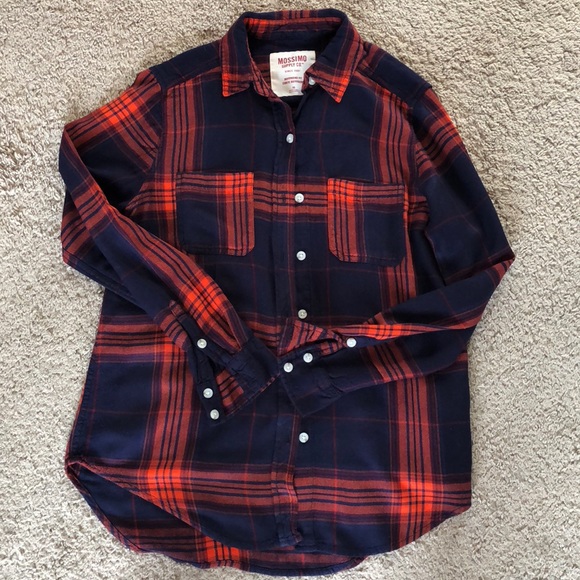 Mossimo Supply Co. Tops - B2G1 $10&⬇️ Mossimo Womens BF Fit Button Down